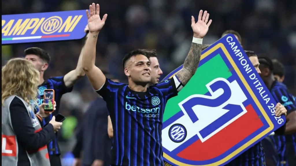 Lautaro Martínez - Inter Milan celebrating Serie A title