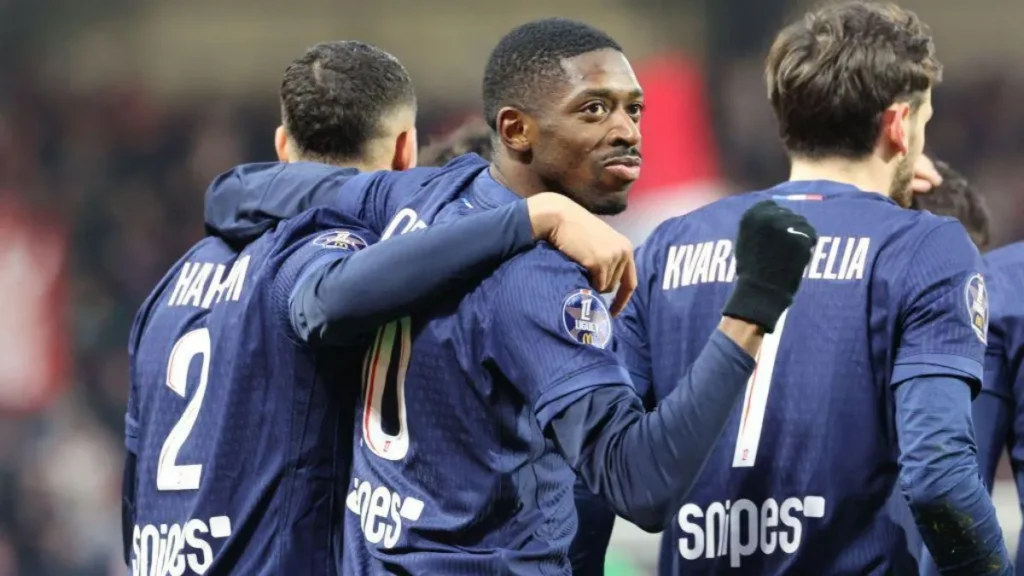 PSG Celebrating after Winning the match
